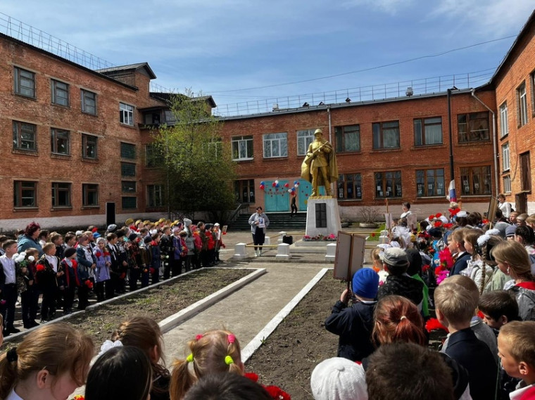 МИТИНГ В ЧЕСТЬ ДНЯ ПОБЕДЫ.